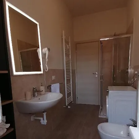 V & G House